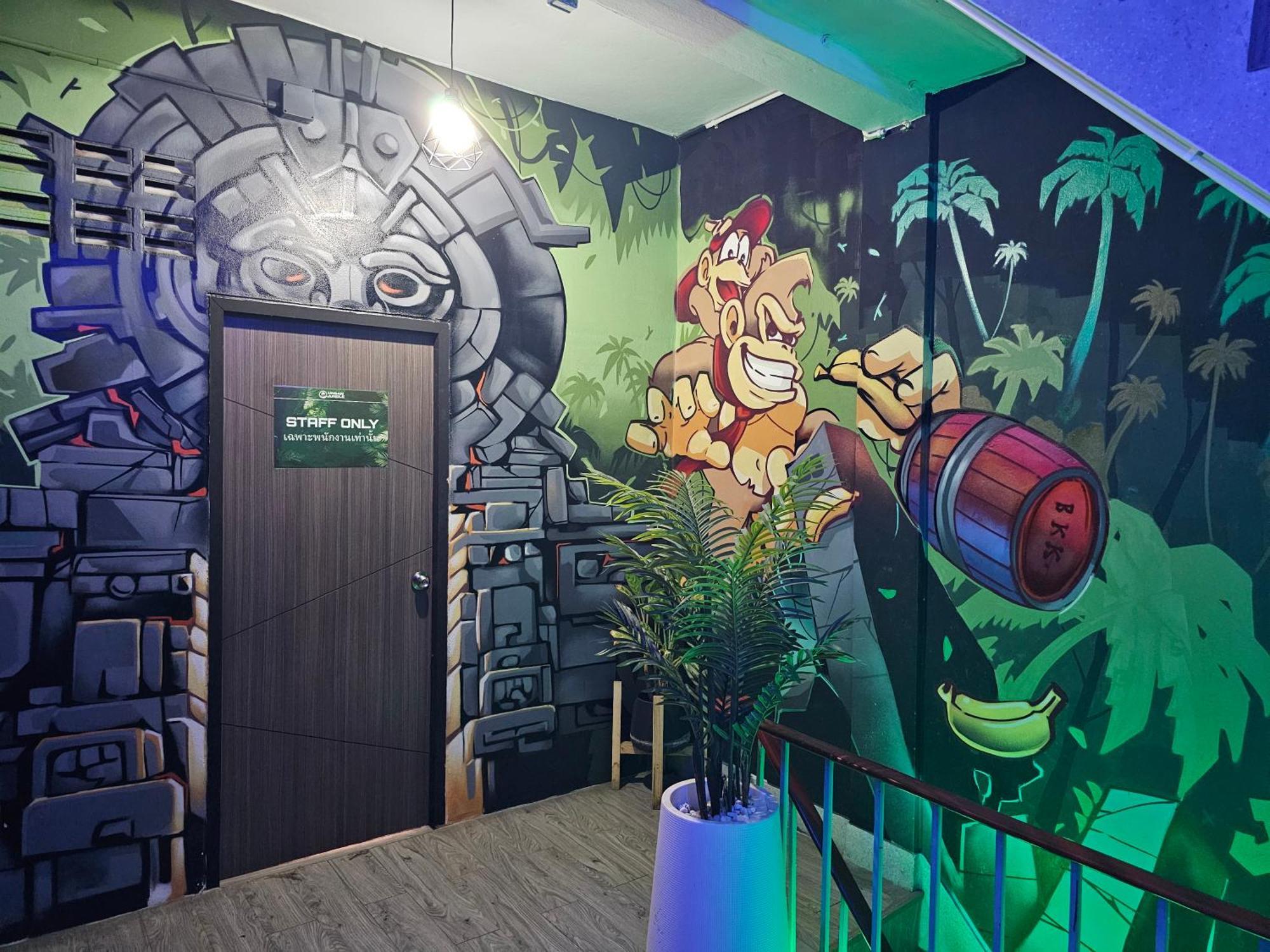 Urban Jungle Hostel Bangkok Esterno foto