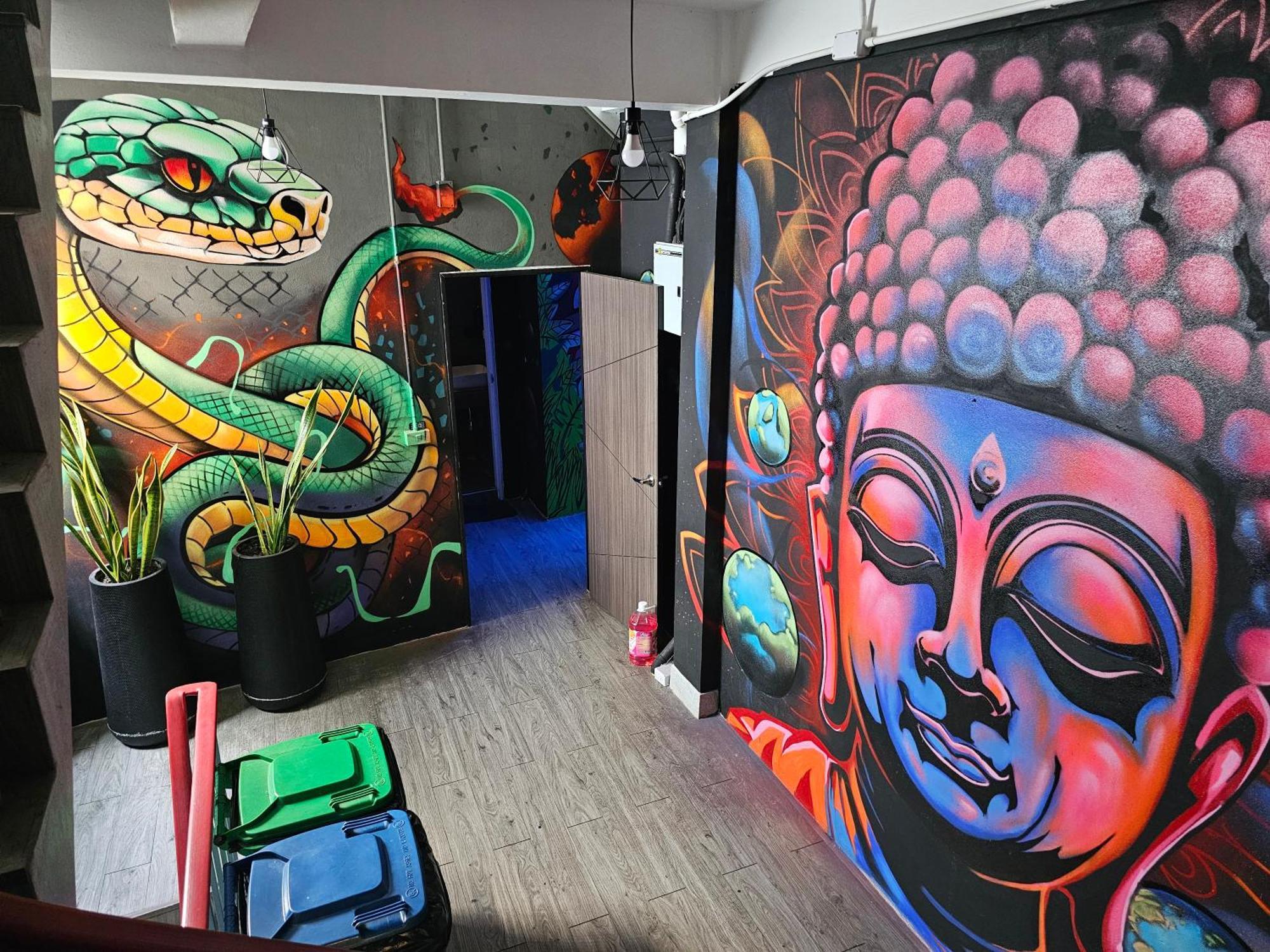 Urban Jungle Hostel Bangkok Esterno foto