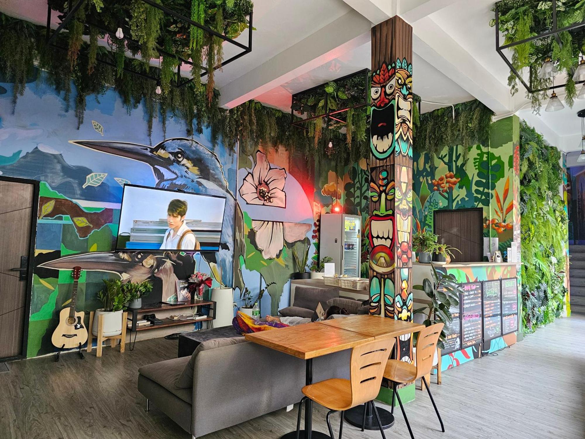 Urban Jungle Hostel Bangkok Esterno foto